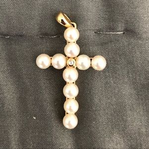 Beautiful 14K Gold and Pearl Cross